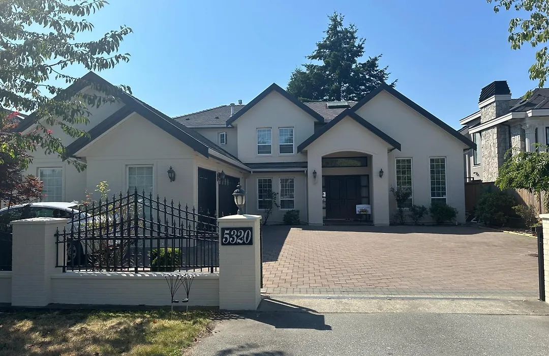 Vancouver Luxury Homestay-1