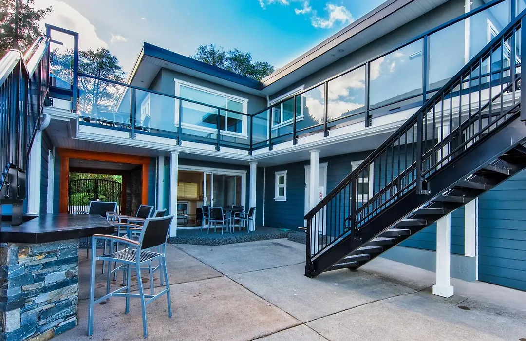 Qualicum Beach Ocean Suites-1