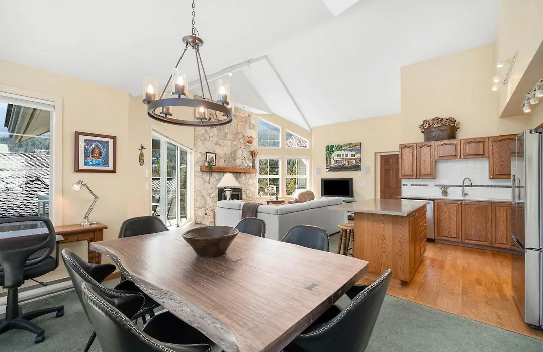 2Br In The Lynx, Family Sized, Mountain Views, Private Balcony, Tranquil Location, Parking-1