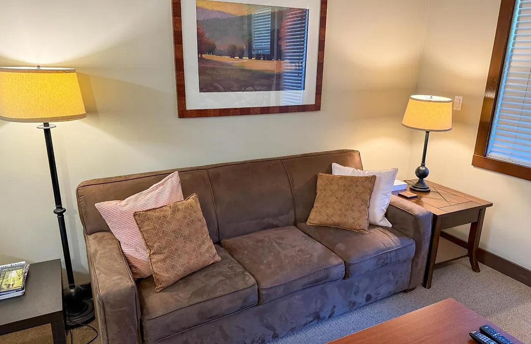 Silver Rock Condos By Fernie Central Reservations-1