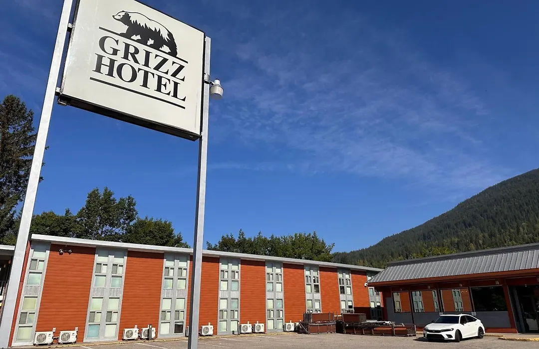 Grizz Hotel-1