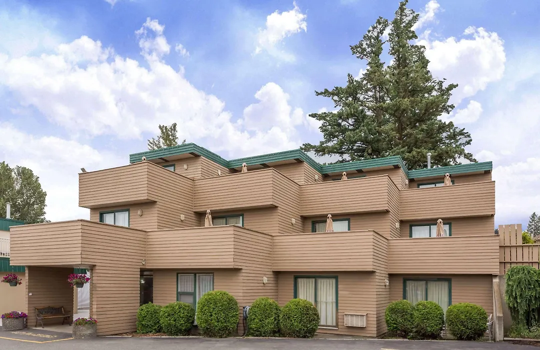 Ramada By Wyndham-1