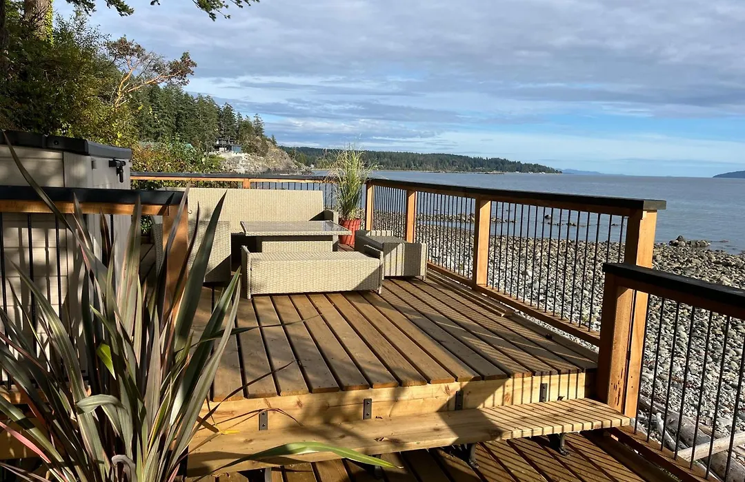 Malaspina Strait Cottage-1