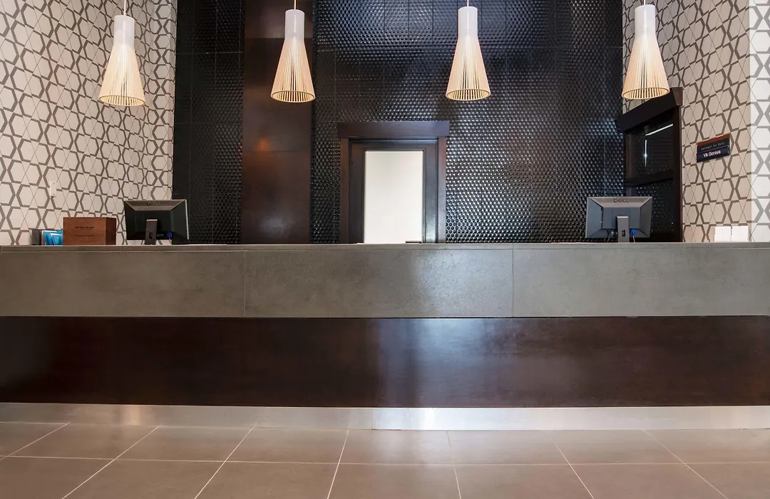 Sandman Hotel And Suites Abbotsford-1