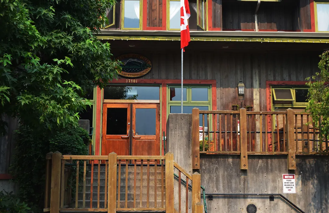 Howe Sound Inn & Brewing Company-1