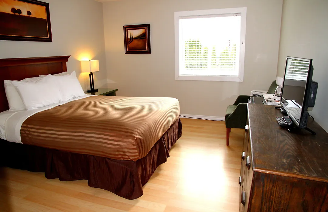 Hotel Squamish-1
