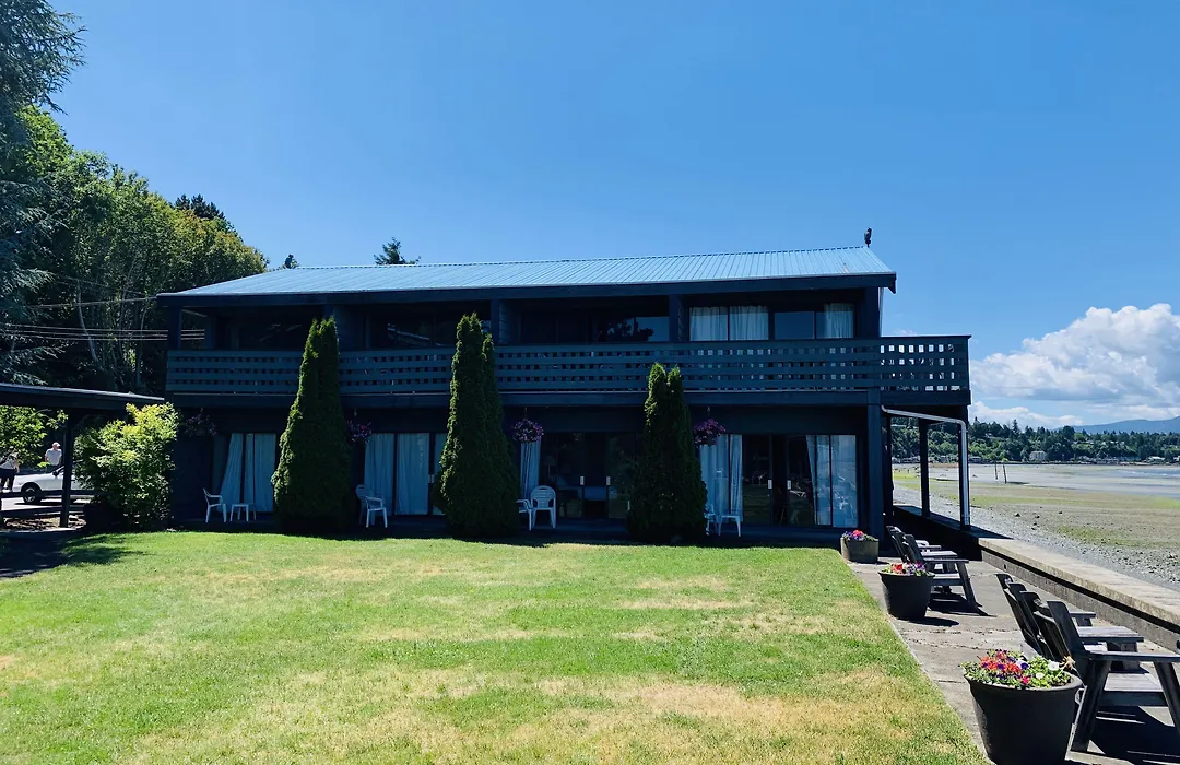 Sand Pebbles Inn-1