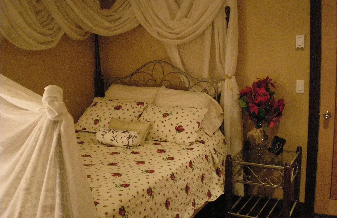 Davis Brook Retreat B&B-1