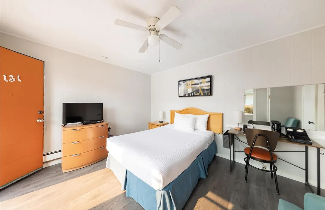 2400 Motel-1