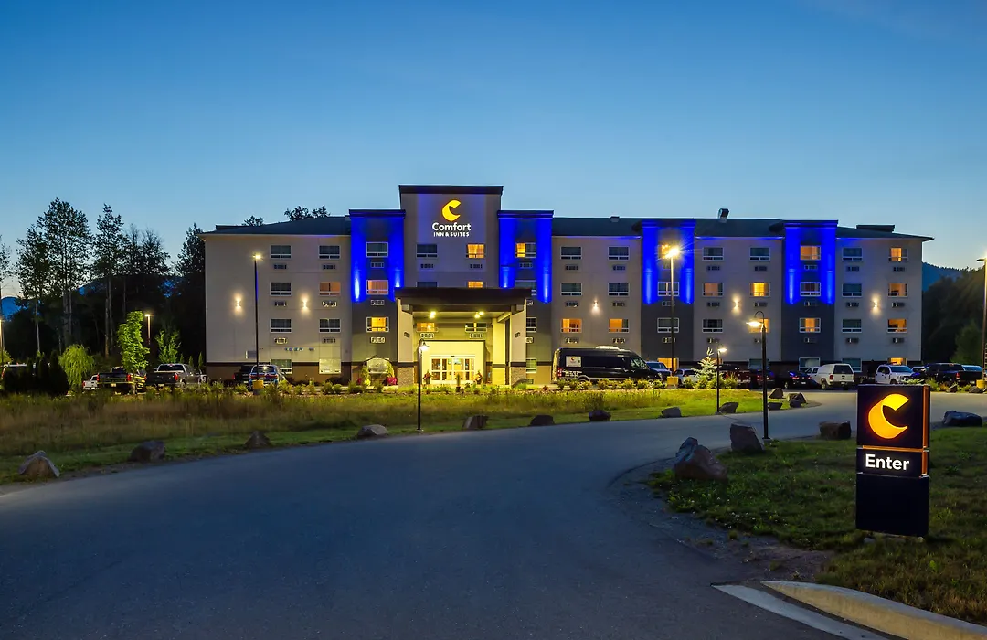 Comfort Inn & Suites-1