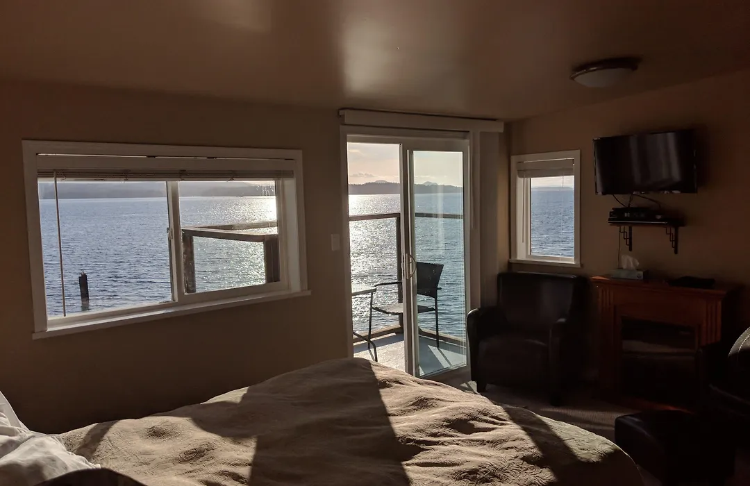 Nimpkish Hotel-1