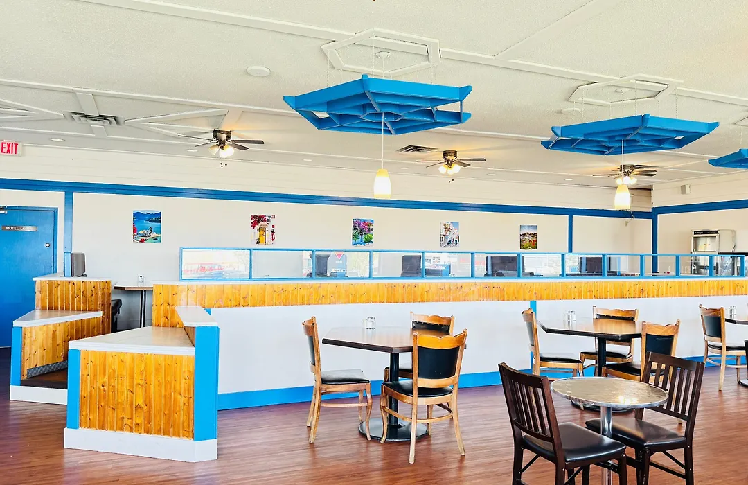 Ramada By Wyndham Dawson Creek-1