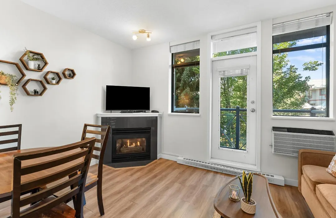 Alpenglow Lodge Junior One Bedroom By Mva-1