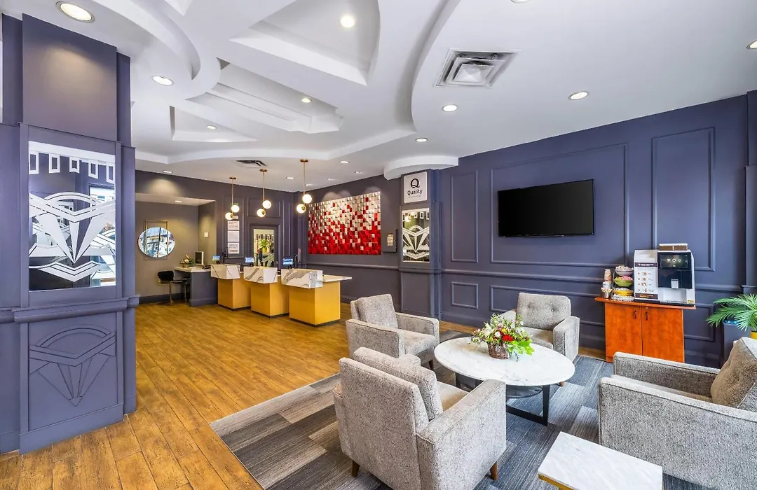 Quality Inn & Suites Downtown Vancouver (Adults Only)-1