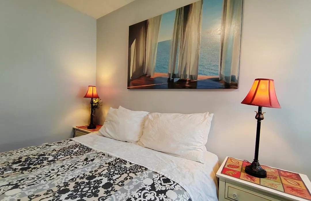 Bed Plus House Close Yvr Airport-1