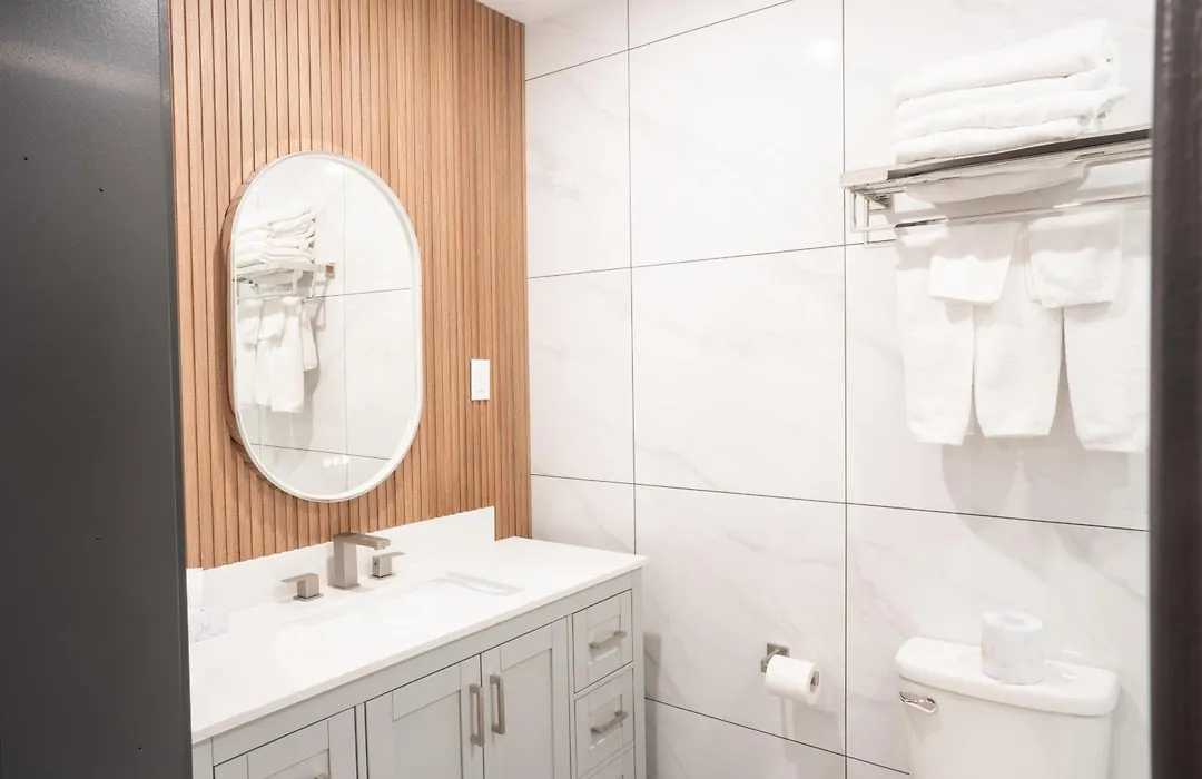 Travelodge By Wyndham Langley-1