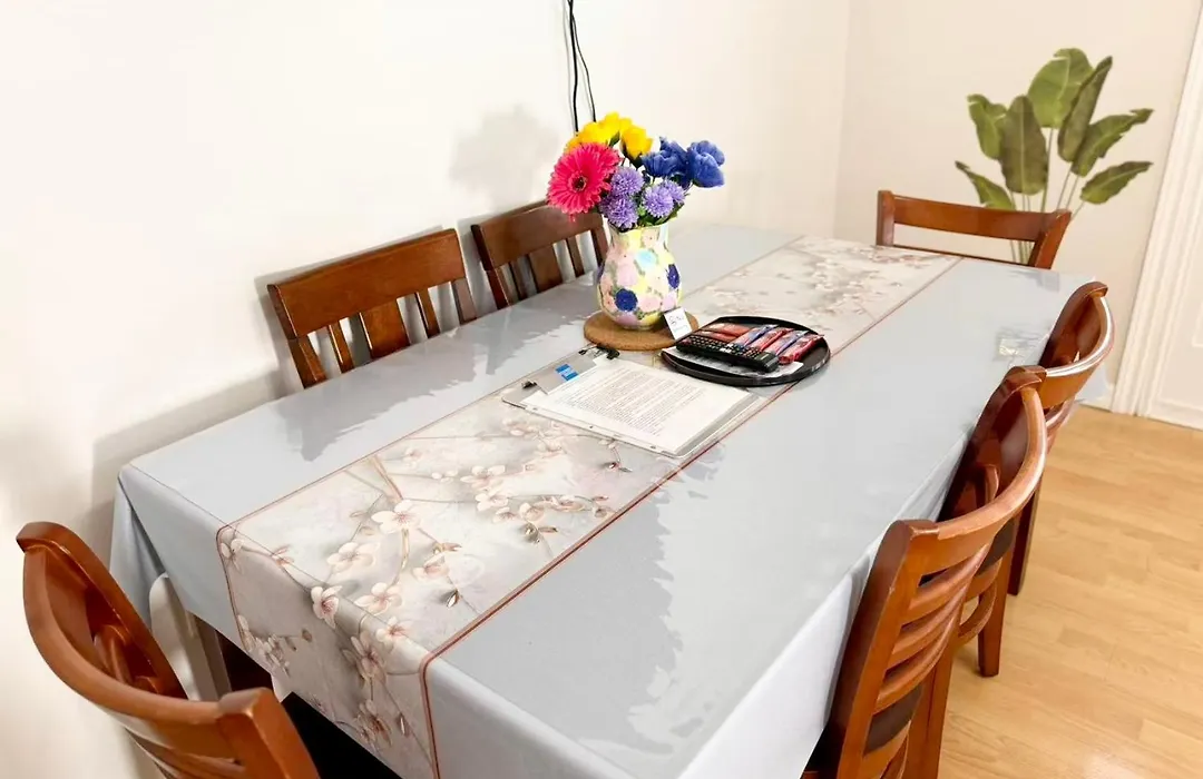 Burnaby Metrotown Cozy 3 Bedroom Suite Walk To Skytrain And Malls-1