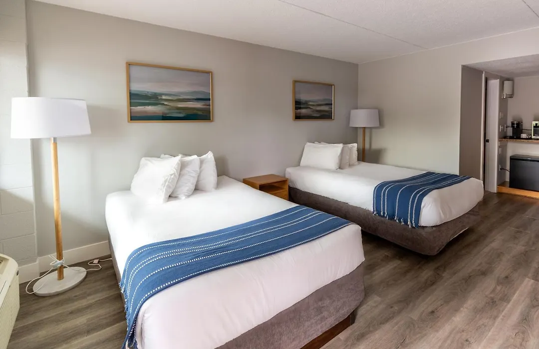 Sechelt Inn-1