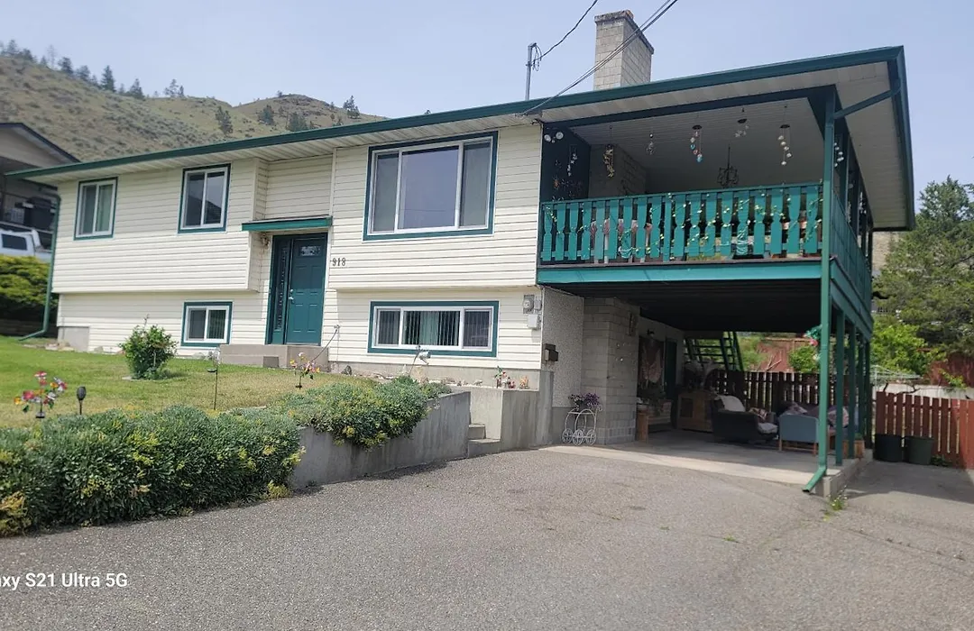 Charming - 2 Bedrooms Suite, 1 Full Bath & Family Room-1