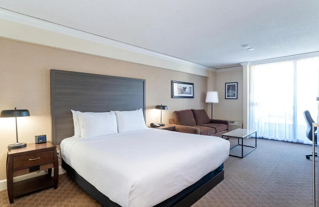 Sandman Signature Vancouver Airport Hotel & Resort-1
