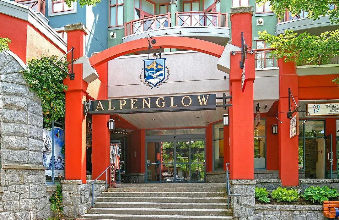 Alpenglow Lodge Large Studio By Mva-1