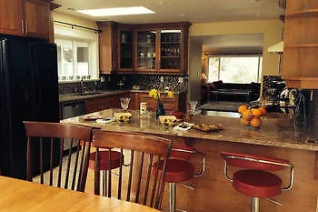 Beaver Lake Farm Guest House-1