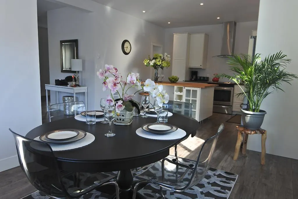Black Rooster Guesthouse-1