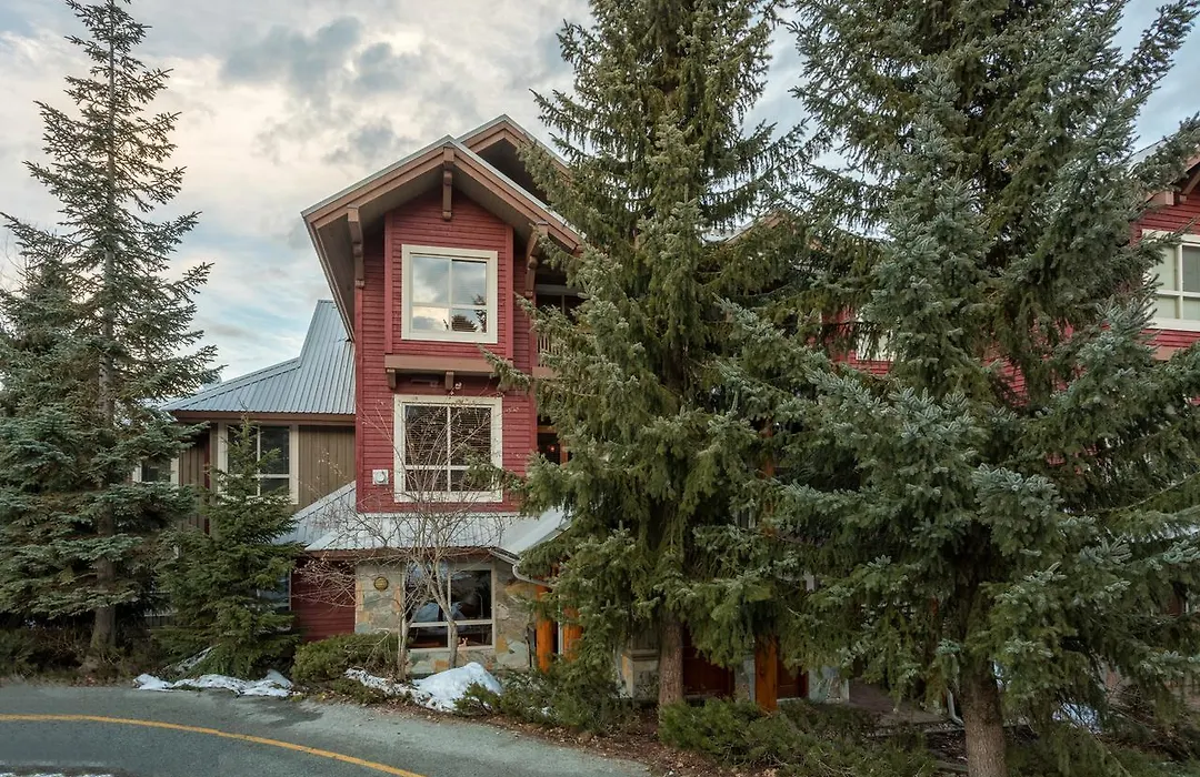 Symphony Resort Whistler-1