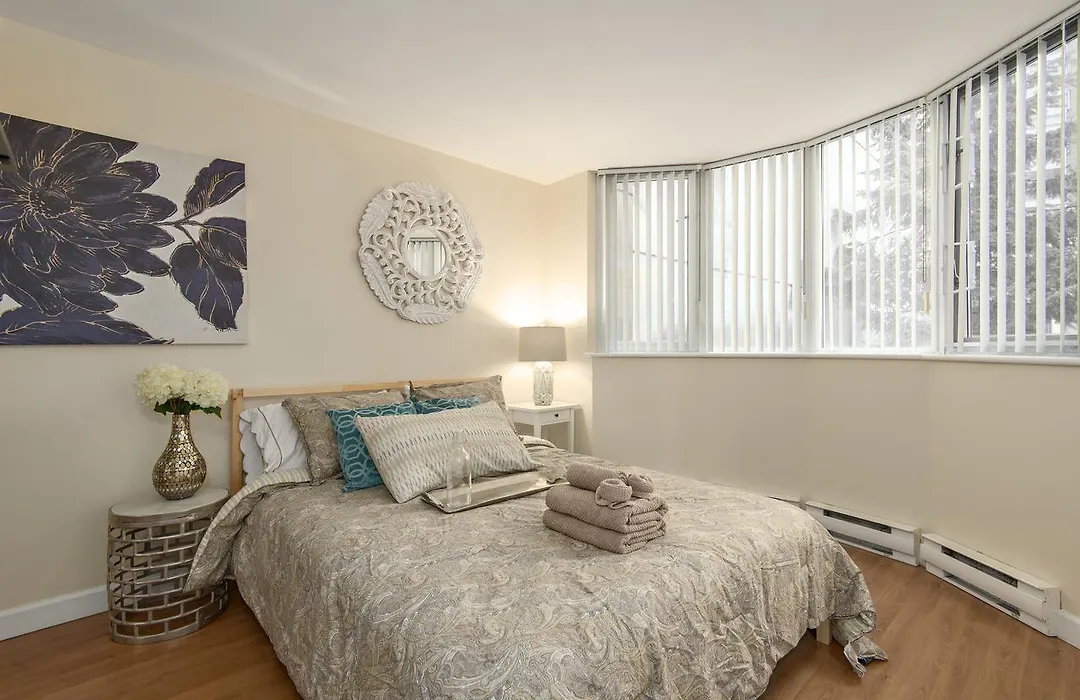 3Br/3Ba Downtown Luxury Townhouse-1