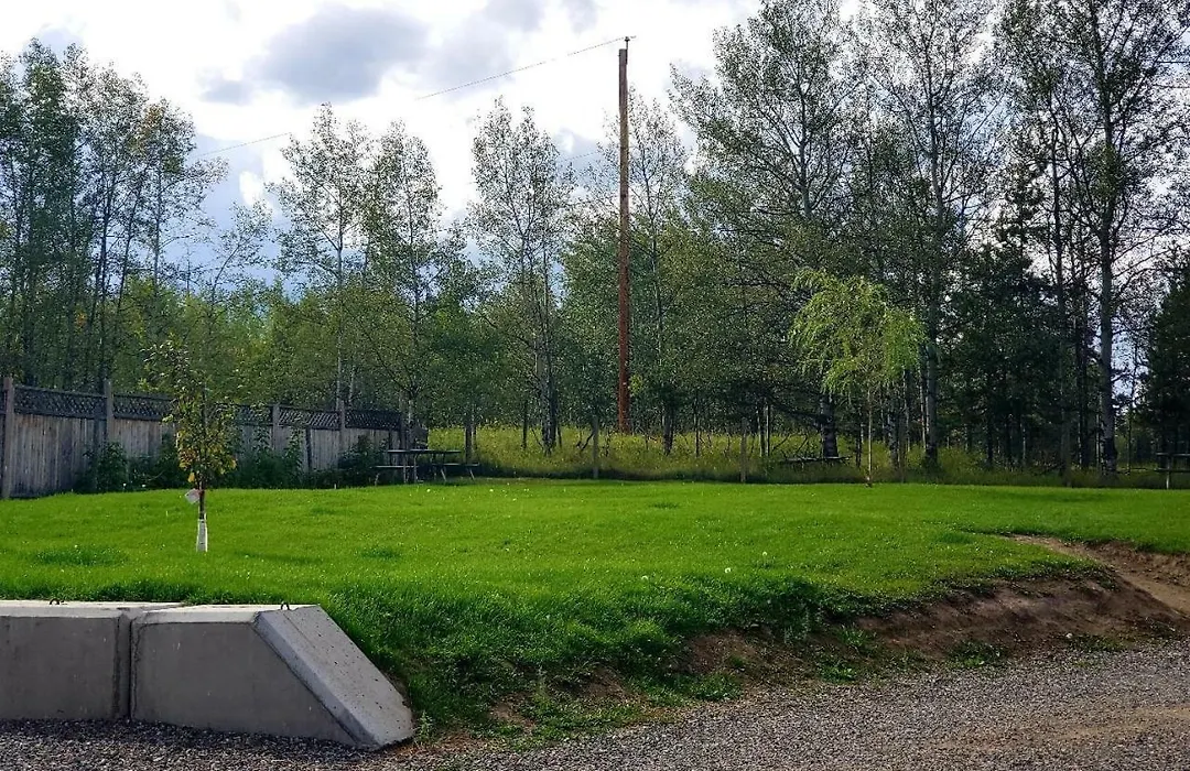 100 Mile Motel & Rv Park-1