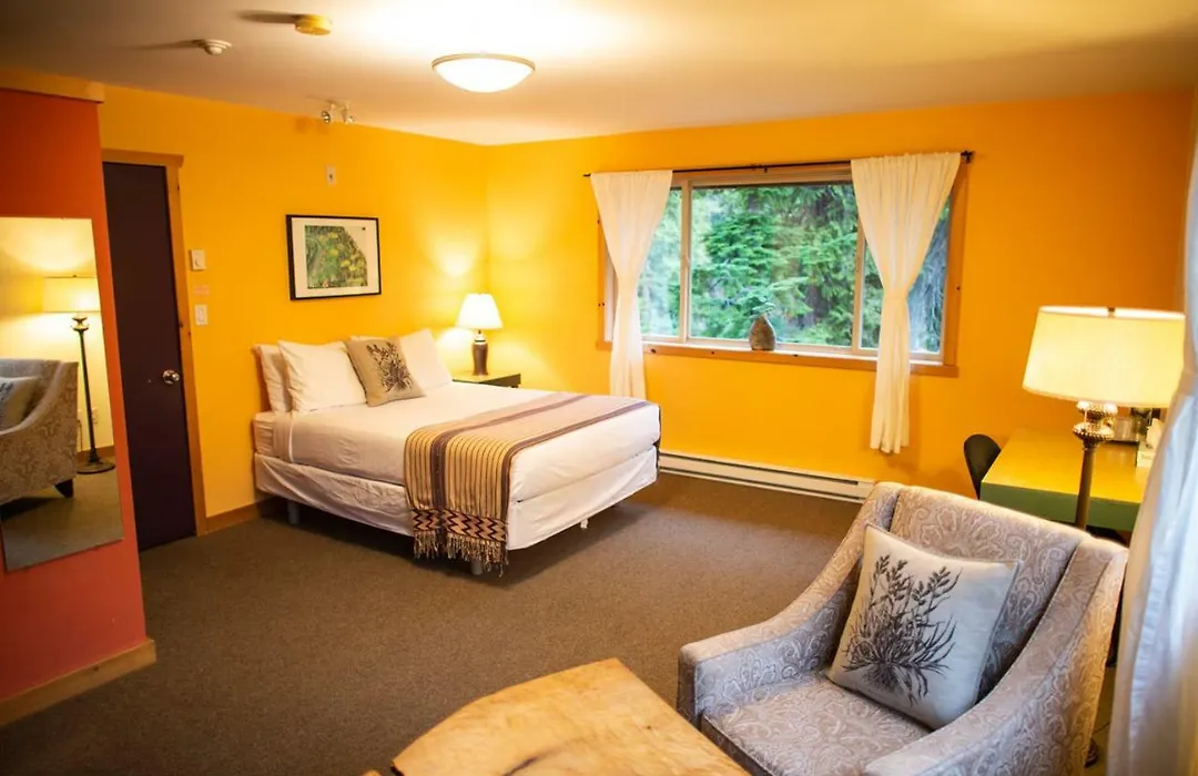 Ecolodge - Tofino-1
