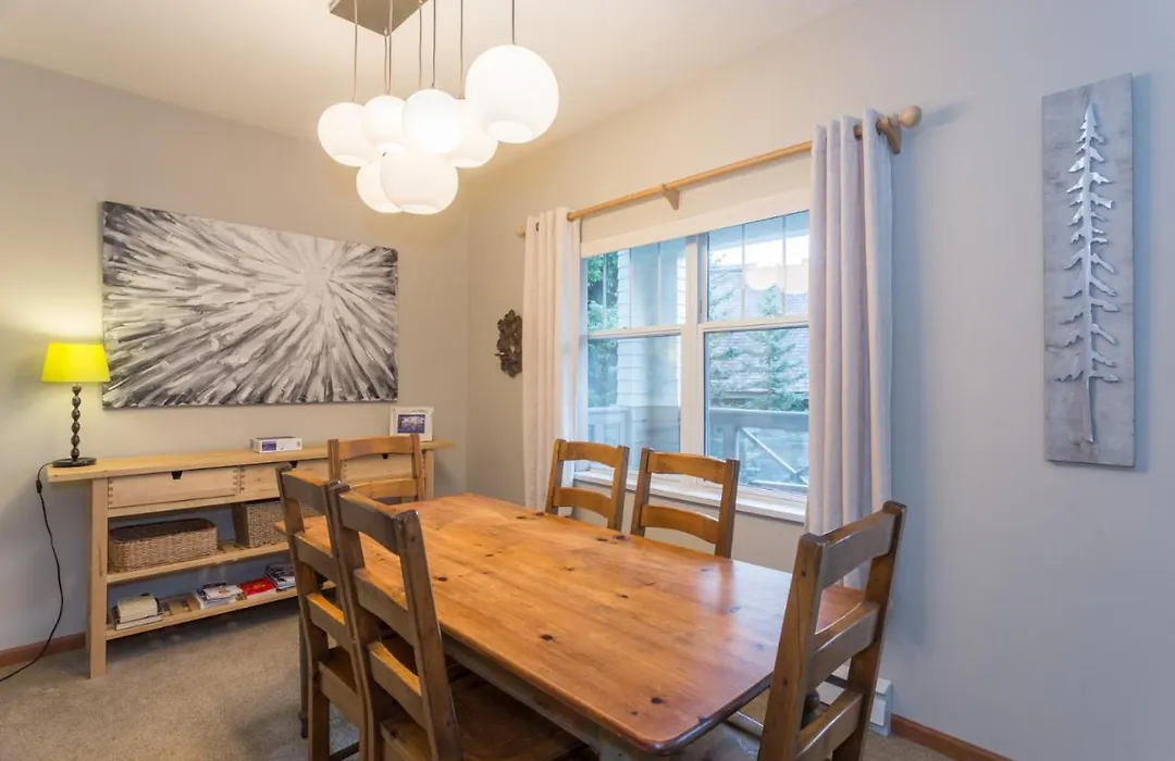 Bright And Spacious 2 Bedroom Sleeps 6-7 Situated In Blueberry Hills-1