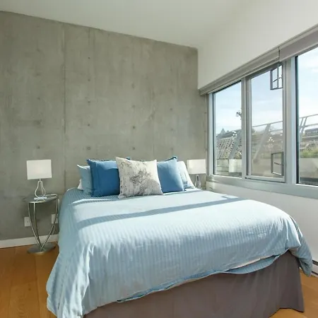 Historic Waterside With Spectacular Johnson Bridge Views-3