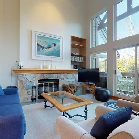 3Br In Alpine Greens, Ski Storage, Wood Burning Fireplace, Free Ski Shuttle-3