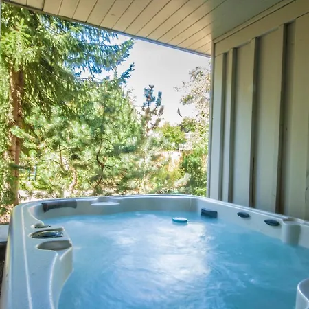 Steps From The Village With Private Hot Tub By Harmony Whistler-3