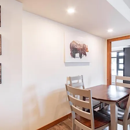 Carleton Lodge By Outpost Whistler-2