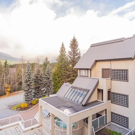 Wildwood Lodge By Outpost Whistler-3