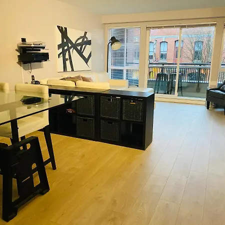 Downtown Heritage Condo With Parking-2