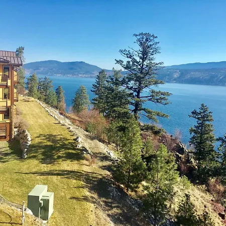 Cozystay Signature Lake Okanagan Resort-2