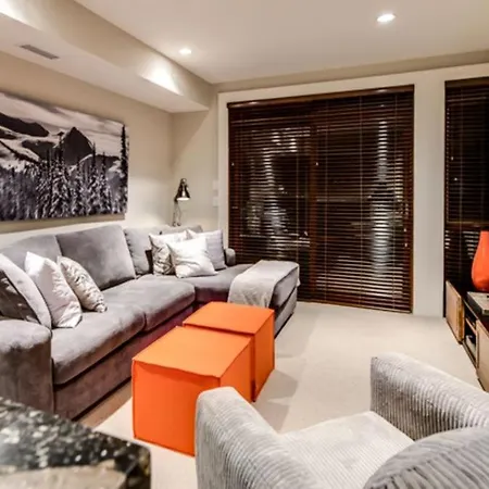 West Coast Alpine Contemporary 4 Bedroom Townhome With Private Hot Tub 35-3