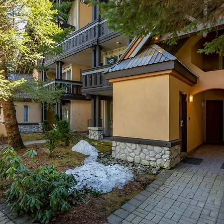 Renovated & Spacious 1Bed/2Bath Whistler Village-3