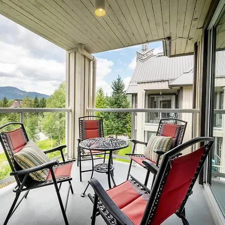 Wildwood Lodge By Cozystay Signature Whistler-3