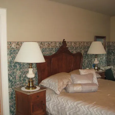 Point Grey Guest House-2