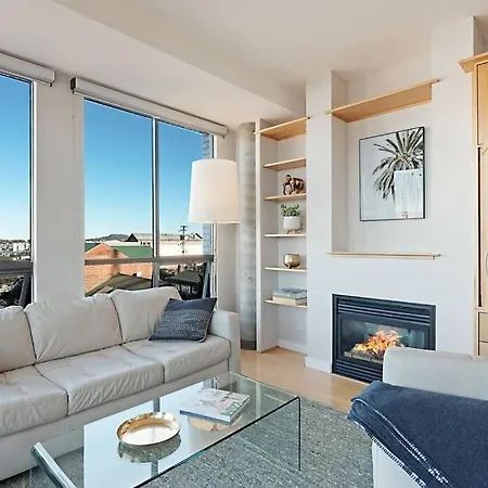 The Mermaid Lounge - 1 Bed Oceanfront Suite-2