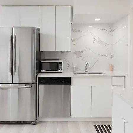 Newly Renovated And Tastefully Furnished 1 Bd- 1Bath Suite-3