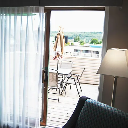 Ramada By Wyndham-3