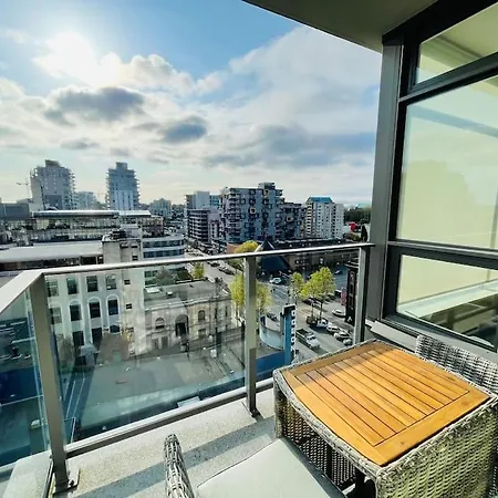 Modern 2 Bedroom Ocean Views Victoria Downtown Free Parking-3