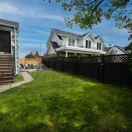Oak Bay Hampshire Home-3