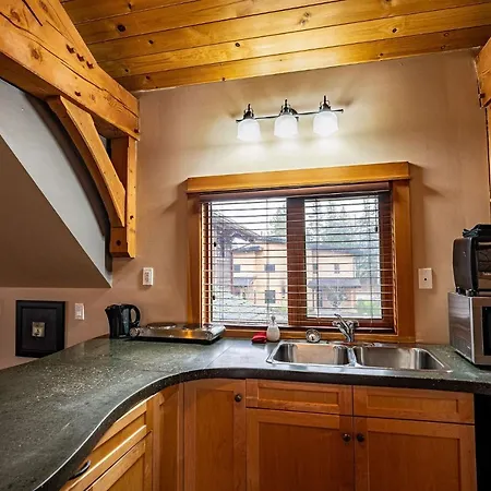 Timberloft By Revelstoke Vacations-2
