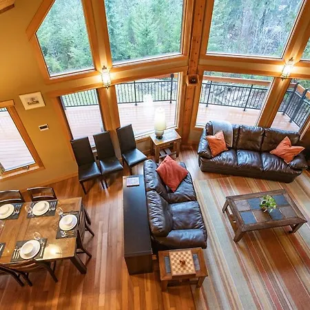 Begbie Snug By Revelstoke Vacations-2